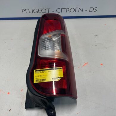 Citroen Berlingo 1.5 BlueHDi 100 Achterlicht rechts 2020 9820554880