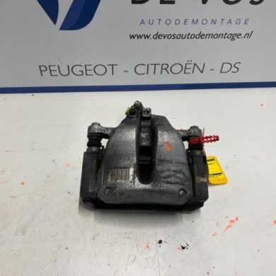Citroen C3 Aircross 1.2 e-THP PureTech 130 Front brake calliper, right HNS 2022 1617293680-1651756980
