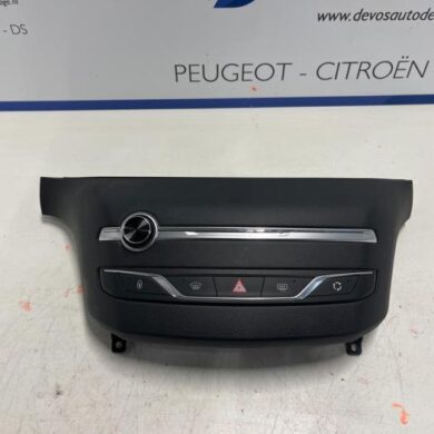 Peugeot 308 1.2 12V e-THP PureTech 130 Radiobedienfeld 2015 96777660ZD