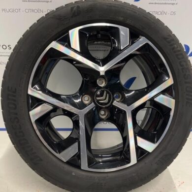 Citroen C3 Aircross 1.2 e-THP PureTech 130 Wheel + tyre 2022 YQ00936780