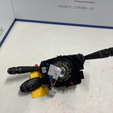 Peugeot 308 1.2 12V e-THP PureTech 130 Steering column stalk 2015 98072732ZD