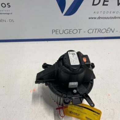 Peugeot 5008 1.5 BlueHDi 130 Heating and ventilation fan motor 2018 1609690180-9821292180