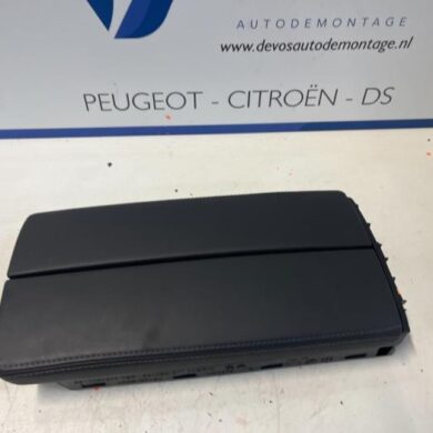 DS Automobiles DS7 Crossback  Armrest 2018 98231499ZD