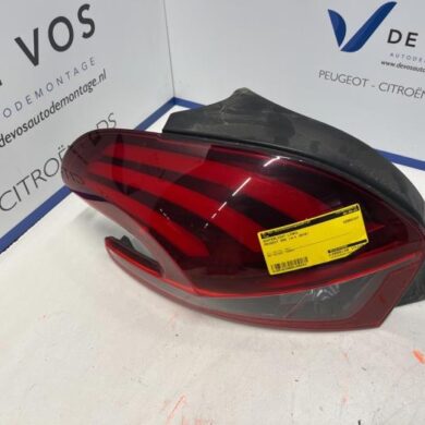 Peugeot 208 1.2 12V e-THP PureTech 110 Achterlicht links 2016 9810343080-9825601280