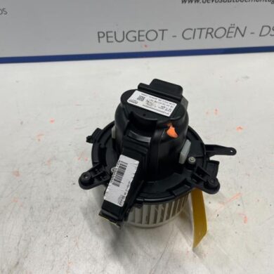 Peugeot 3008 1.6 16V Hybrid4 Kachel Ventilatiemotor 2020 1609690180-9821292180
