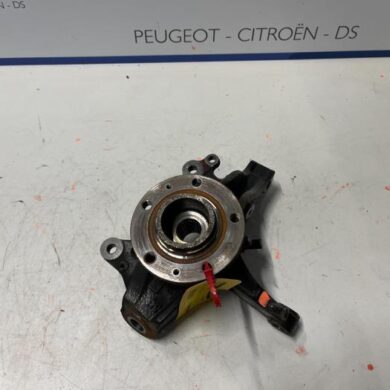 Peugeot 5008  Fusee links-voor 2021 1647857480