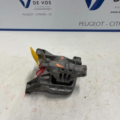 Citroen C4 Picasso 1.6 16V eTHP Engine mount 5GZ 2015 9820296280-9821089380