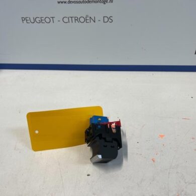 Peugeot 5008  Handrem schakelaar 5GY 2021 98105935VV