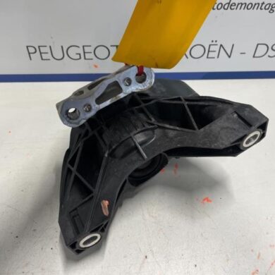 Peugeot 508  Engine mount 5G06 2019 9820499380