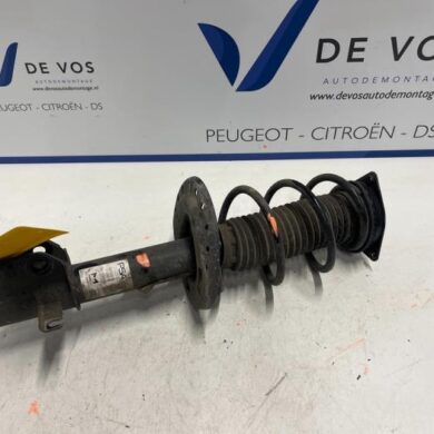 Opel Corsa 1.2 12V 75 Schokdemperpoot links-voor 2022 9837410780