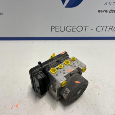 Peugeot 2008 1.2 12V e-THP PureTech 110 ABS Pomp HNZ 2018 1636317680-9822654880-1682605480