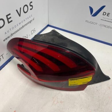Peugeot 208 1.2 12V e-THP PureTech 110 Achterlicht links 2017 9810343080-9825601280