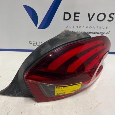 Peugeot 208 1.2 12V e-THP PureTech 110 Achterlicht rechts 2017 9810430580-9825601180