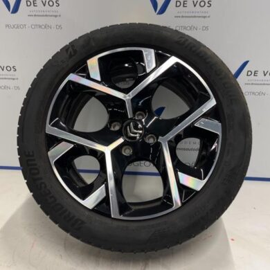 Citroen C3 Aircross 1.2 e-THP PureTech 130 Wheel + tyre 2022 YQ00936780