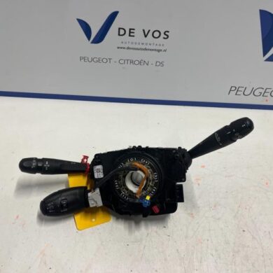 Peugeot 2008 1.2 Vti 12V PureTech 82 Steering column stalk 2014 98081767ZD