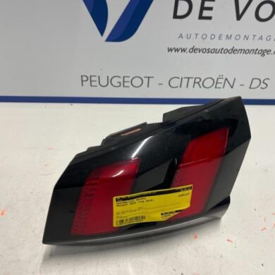 Peugeot 5008 1.5 BlueHDi 130 Achterlicht rechts 2018 9811027780