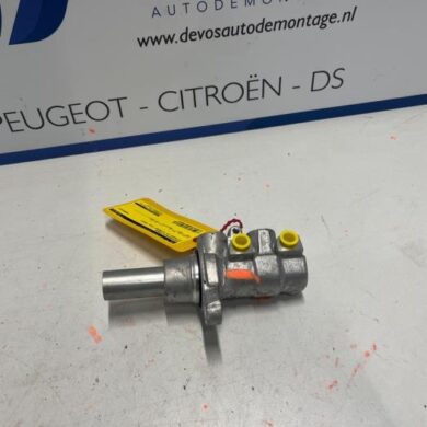 Citroen C4 Picasso 2.0 Blue HDI 150 Master cylinder AH01 2019 1610017880