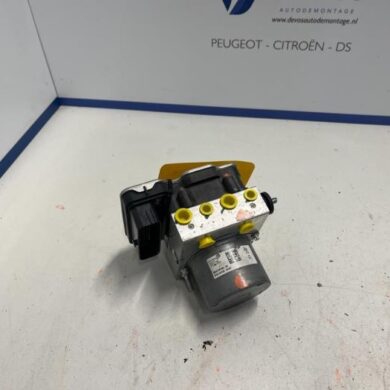 Peugeot 3008 1.6 16V Hybrid4 ABS pump 5G06 2020