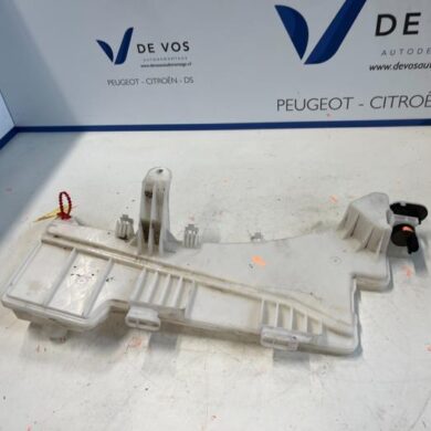 DS Automobiles DS7 Crossback  Ruitensproeiertank voor 2018 9830836980