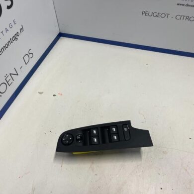 Citroen C4 Picasso 2.0 Blue HDI 150 Multi-functional window switch 2019 98319761ZD
