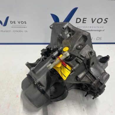 Peugeot 2008 1.2 Vti 12V PureTech 82 Versnellingsbak HMZ 2017 9803846180-1608887480 20CR14