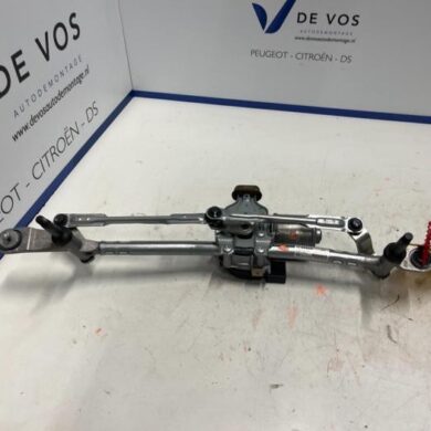 DS Automobiles DS7 Crossback 1.6 16V PureTech 225 Front wiper motor 2019 9824762480