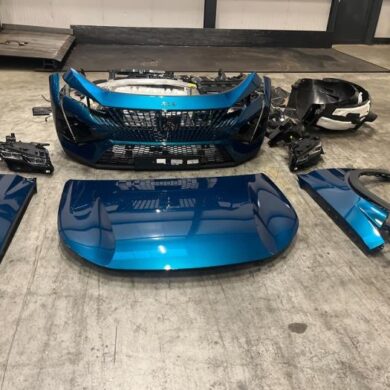 Peugeot 408 1.2 Hybrid 136 Voorkop compleet 2022