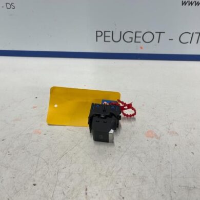 Opel Combo 1.5 CDTI 100 Handrem schakelaar YHY 2021 98131463ZD