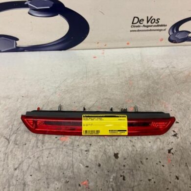 Peugeot 3008 1.6 16V HYbrid 225 Extra Remlicht midden 2021 9811951080