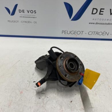 Peugeot 208 1.2 Vti 12V PureTech 82 Fusee rechts-voor 2013 1607557580