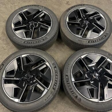 Peugeot 408 1.2 Hybrid 136 Set of wheels + tyres 2022 98399456XY