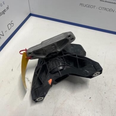 DS Automobiles DS7 Crossback 1.6 16V PureTech 225 Engine mount 5G06 2019 9820297580
