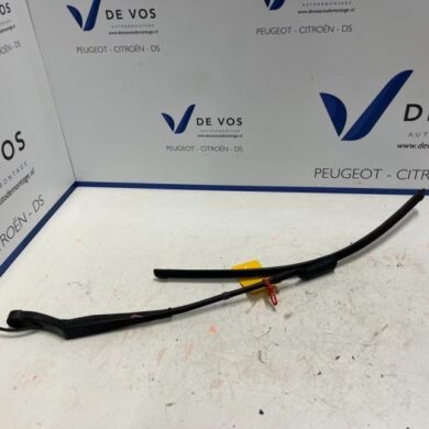 DS Automobiles DS7 Crossback 1.6 16V PureTech 225 Front wiper arm 2019 1617039980