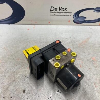 Peugeot 207 1.6 16V ABS pump NFU 2007 4541Y4-4541Y5