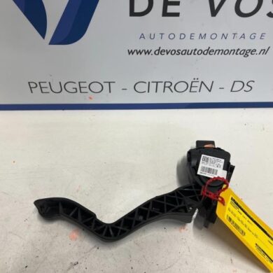 Peugeot 2008 1.2 Vti 12V PureTech 82 Gaspedaal 2017 1601CW