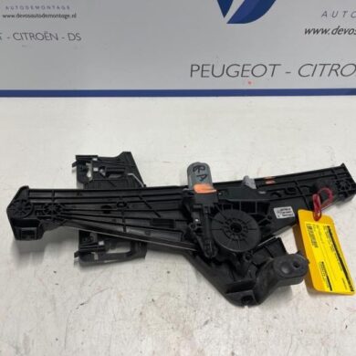 Opel Mokka 1.2 Turbo 12V Rear door window mechanism 4-door, right 2022 9830002480
