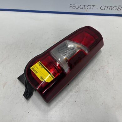 Opel Combo 1.5 CDTI 100 Achterlicht rechts 2021 9820554880