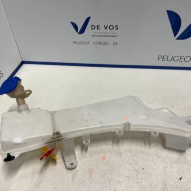 Peugeot 3008 2.0 GT BlueHDi 180 16V Front windscreen washer reservoir 2022 9841404380