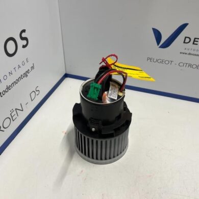 Peugeot 308 1.5 BlueHDi 130 Heating and ventilation fan motor 2018 1610497180