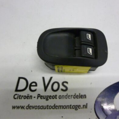 Peugeot 206 1.9 D Multi-functional window switch 1999 6552WQ