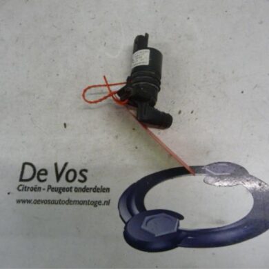 Peugeot 407 2.2 16V Windscreen washer pump 2005