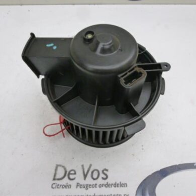 Peugeot 206 1.4 XR,XS,XT,Gentry Heating and ventilation fan motor 1999 6441J9