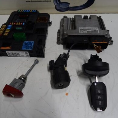 Peugeot 208  Engine management computer BHYBH02 2017 1614344880