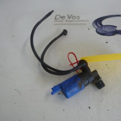 Citroen DS5  Headlight washer pump 2012 6434F8