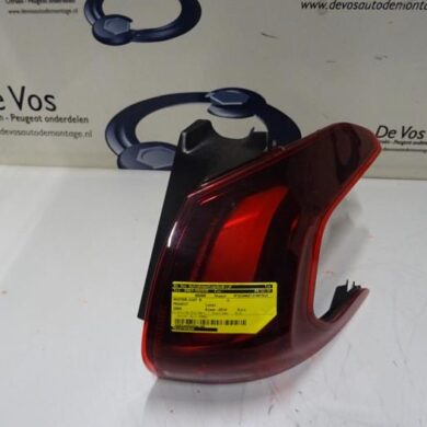 Peugeot 2008  Achterlicht rechts 2018 9814745980-9826730380