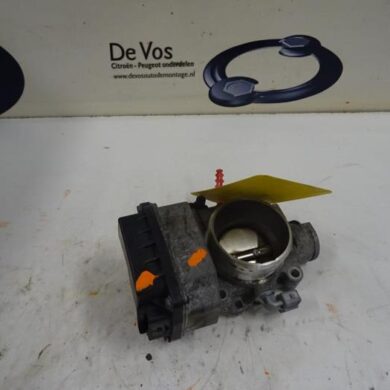 Citroen Picasso 1.8 16V Throttle body 6FZ 2004 1635W8