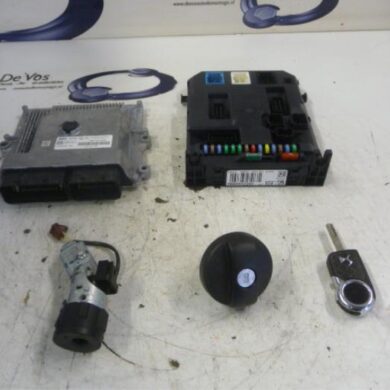Citroen DS3  Computer Motormanagement HNZHN01 2015 1612615580