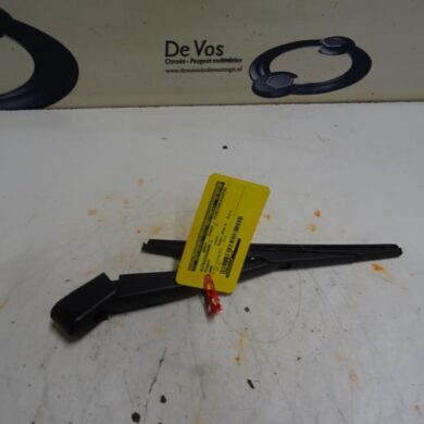 Peugeot 3008  Rear wiper arm 2018 1618095880