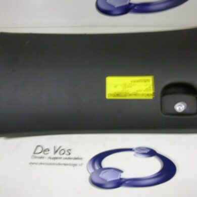 Peugeot 607 2.2 HDi 16V FAP Dashboardkastje 2004 8220QA