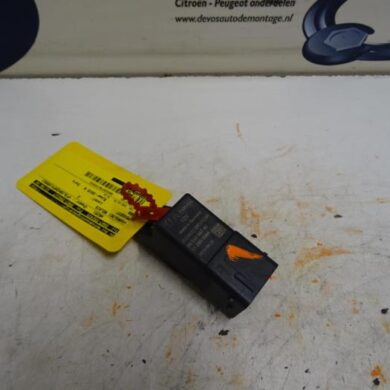 Peugeot 308 1.6 BlueHDi 120 Voorgloei Relais 2015 9803299780